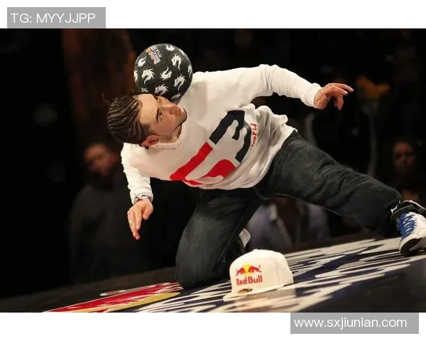 街头足球明星的魅力与激情在昌吉东西交汇的瞬间